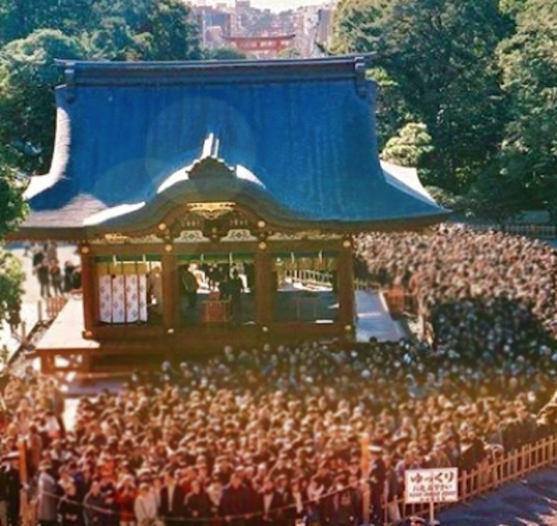 鎌倉鶴岡八幡宮で年始の初詣