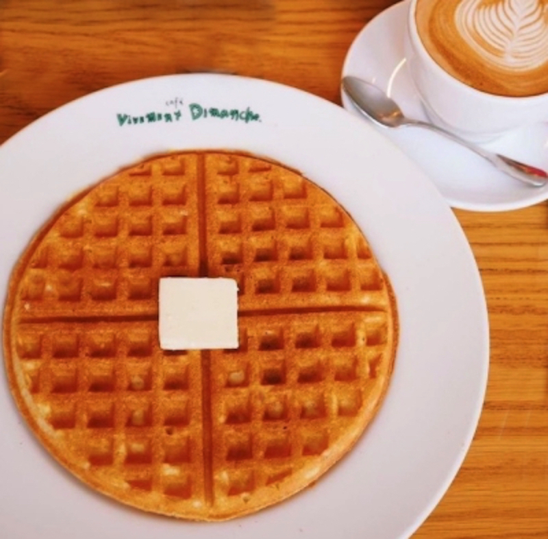 カフェヴィヴモンディモンシュのワッフル