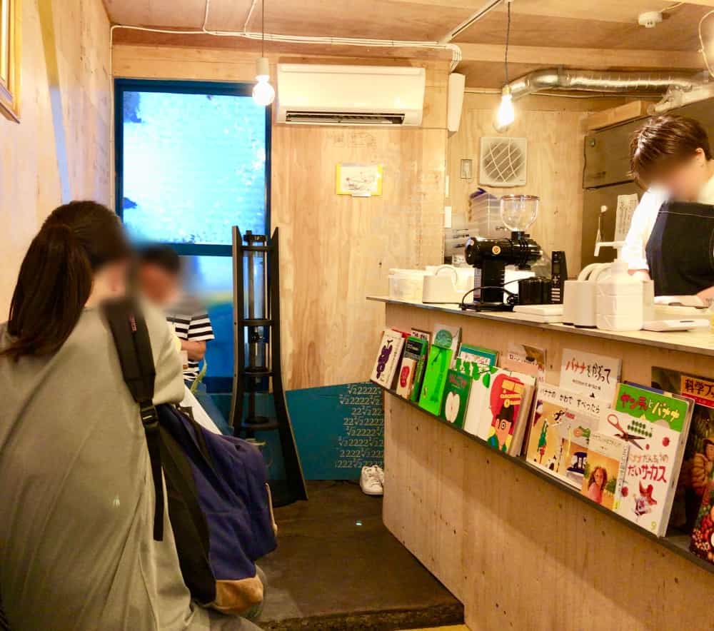 鎌倉フツウニフルウツの店内