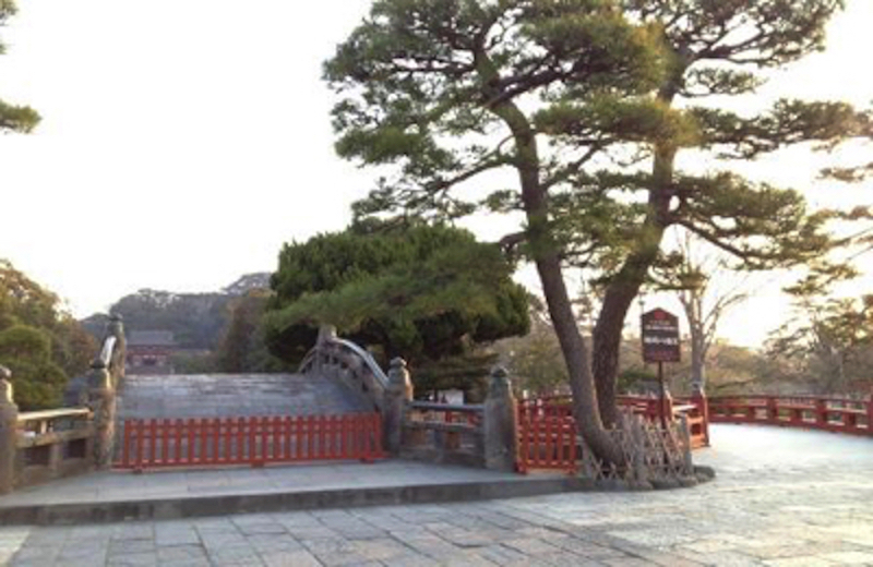 鶴岡八幡宮入口
